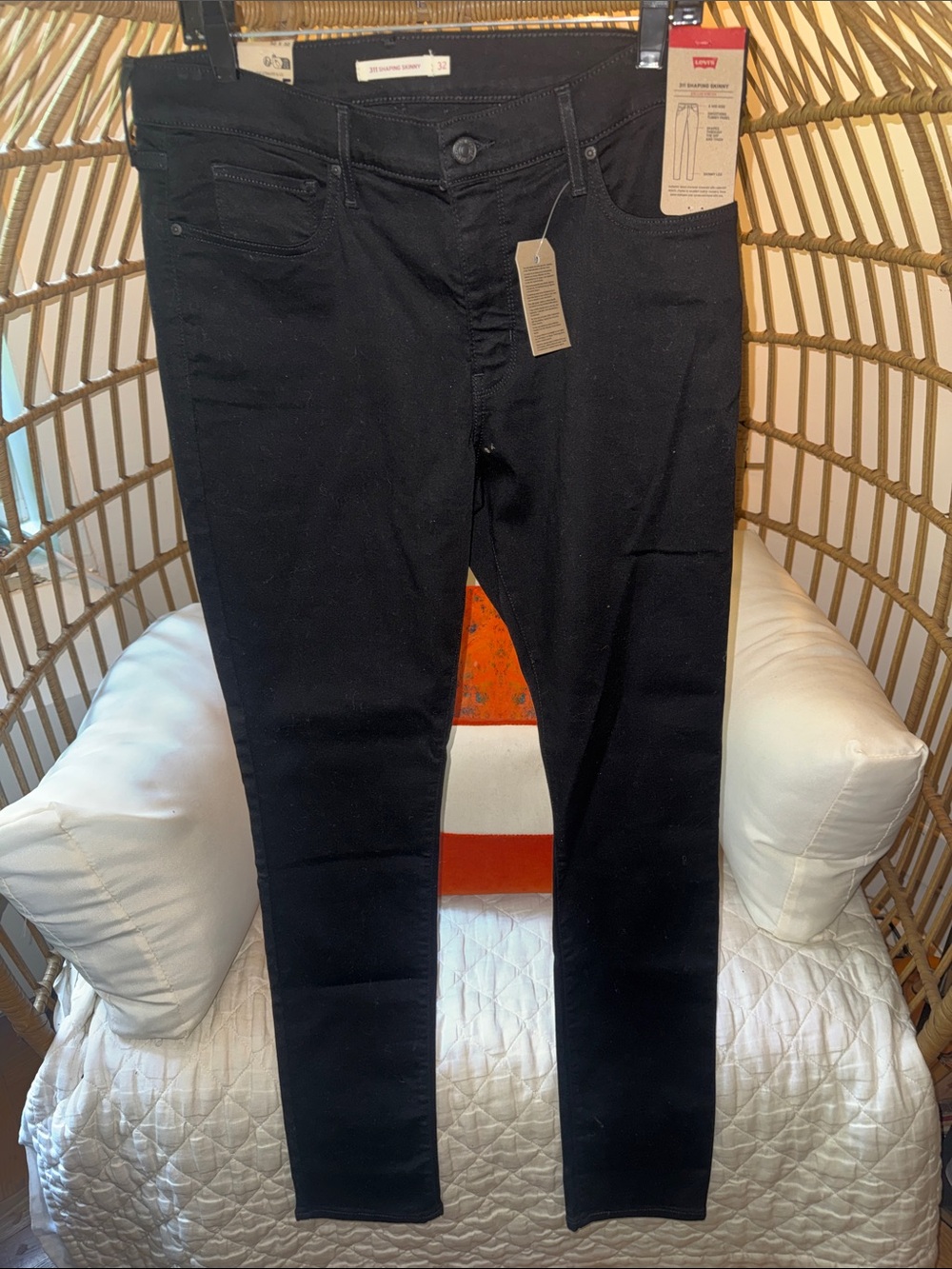 NWT Levi's women’s Black Skinny Jeans - Slim Taper